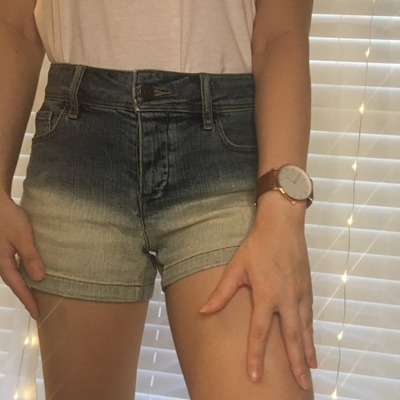 Armani Exchange Gradation Jean Shorts - Picture 4 of 9